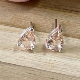 Brinco Pedra Gota Rosa