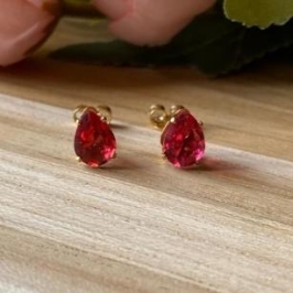 Brinco Pedra Gota Vermelha