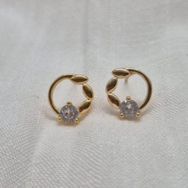 Brinco Redondo Detalhado c/ Brilhante