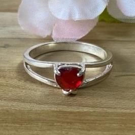 Anel Prata Pedra Coração Vermelho