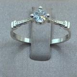 Anel Solitario Detalhado Prata