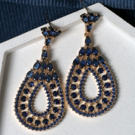 Brinco Brilhantes e Pedras Azul Petróleo