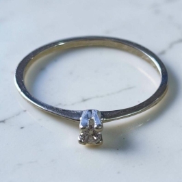 Anel Solitario Zirconia Cristal - 4 Garras - Aro Fino