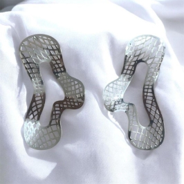 Brinco Aramado Assimpetrico Oval