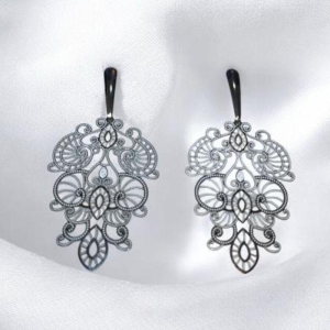 Brinco Cacho de Flores Vazado Aço Inox