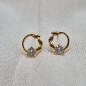 Brinco Redondo Detalhado c/ Brilhante