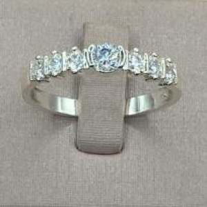 Anel Cravejado Brilhantes