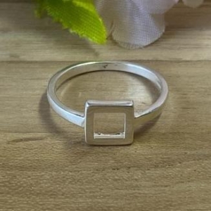 Anel Quadrado Vazado