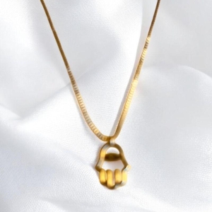 Corrente com Pingente Mão-de-Maria