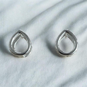 Brinco Gota Vazada 2 Lados Pequeno