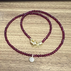 Colar Pedras Jade Rubi 3mm Pingente Coração
