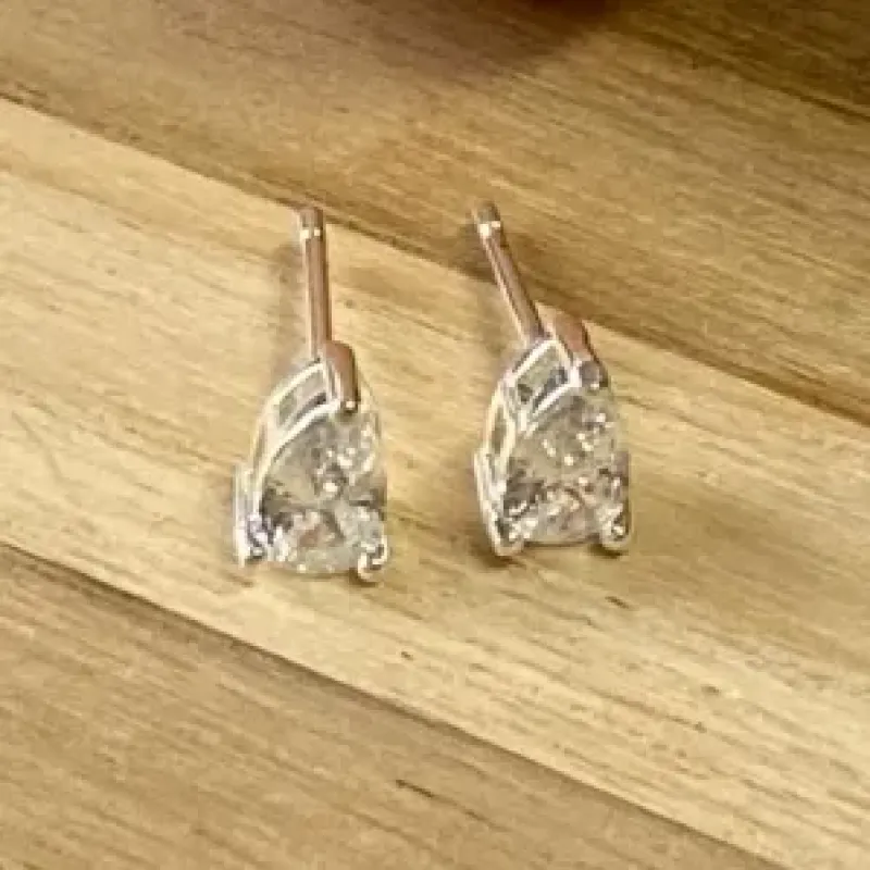 Brinco Gota Brilhante Pta