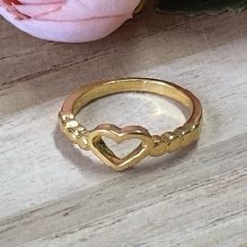 Anel Coração Liso Dourado