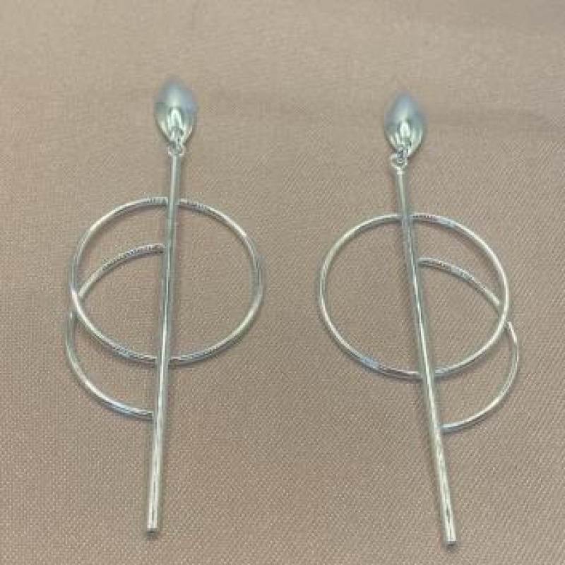 Brinco 1 Argola e 1/2 Cortada Pta