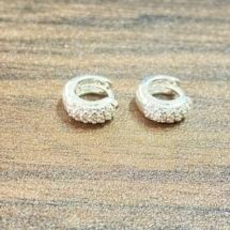 Brinco Argolinha Cravejada Cristal