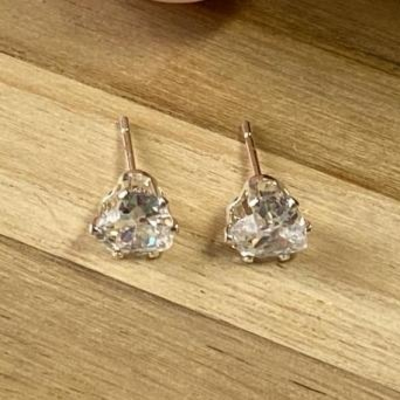 Brinco Coração Solitario