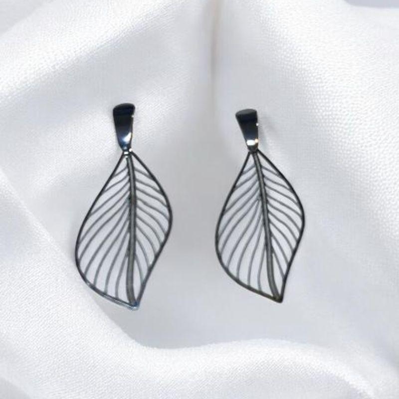 Brinco Folha Vazada Aço Inox