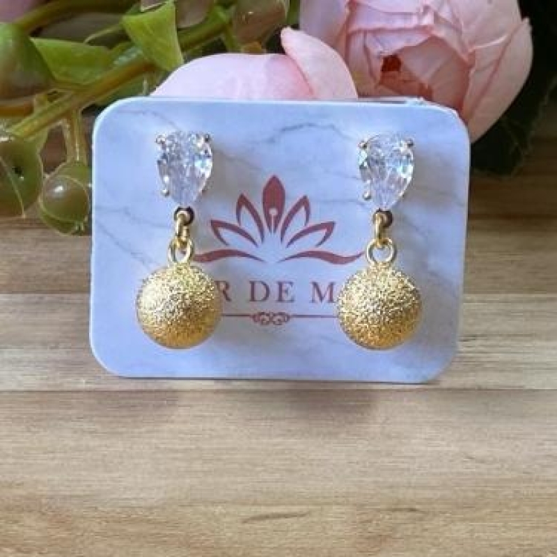 Brinco Gota Perola Brilhante Grande