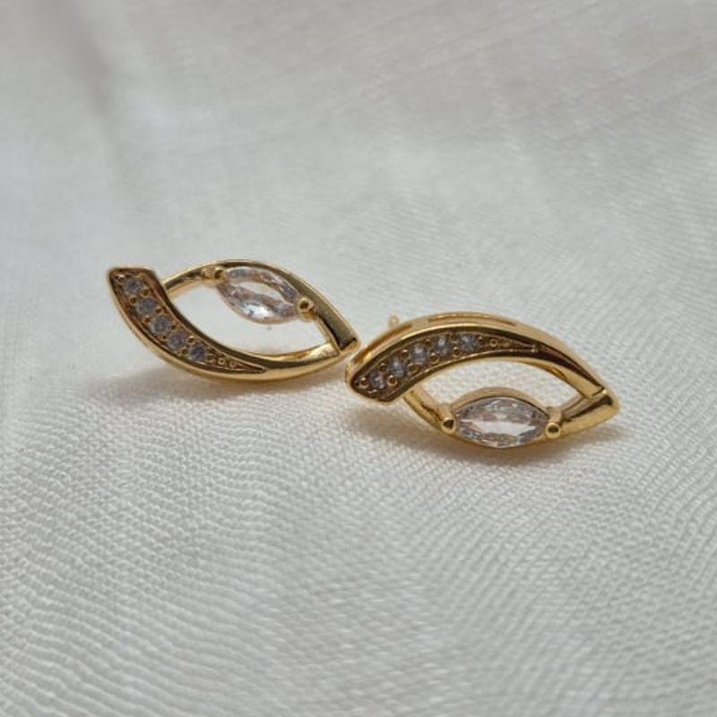Brinco Meia Lua Brilhantes