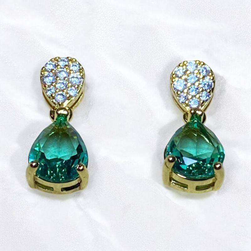 Brinco Pendente com Gota Verde