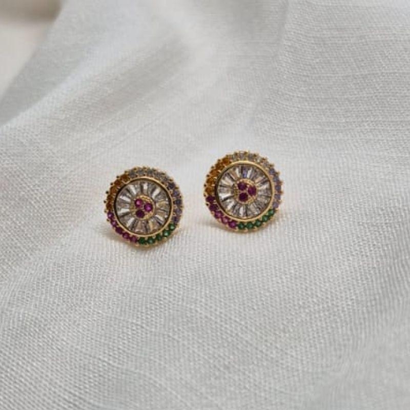 Brinco Roda Pedras Vermelhas