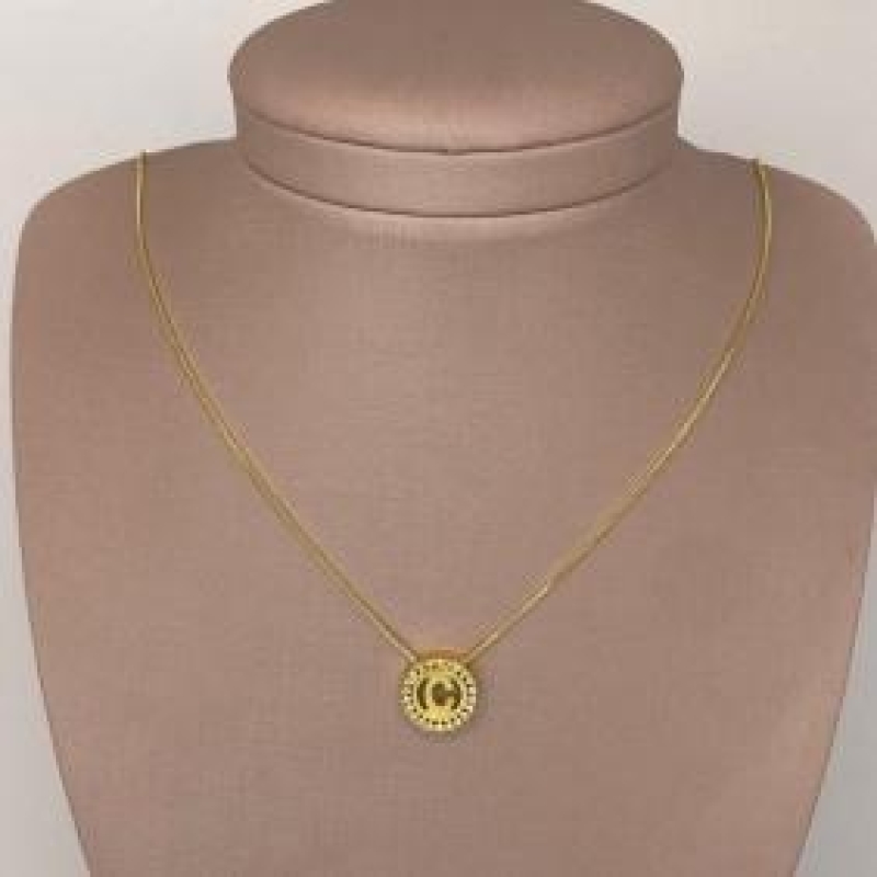 Colar Mandala Cravejada Letra 