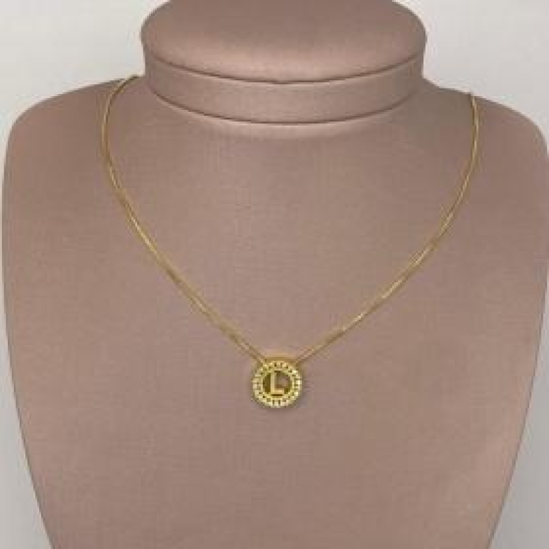 Colar Mandala Cravejada Letra 