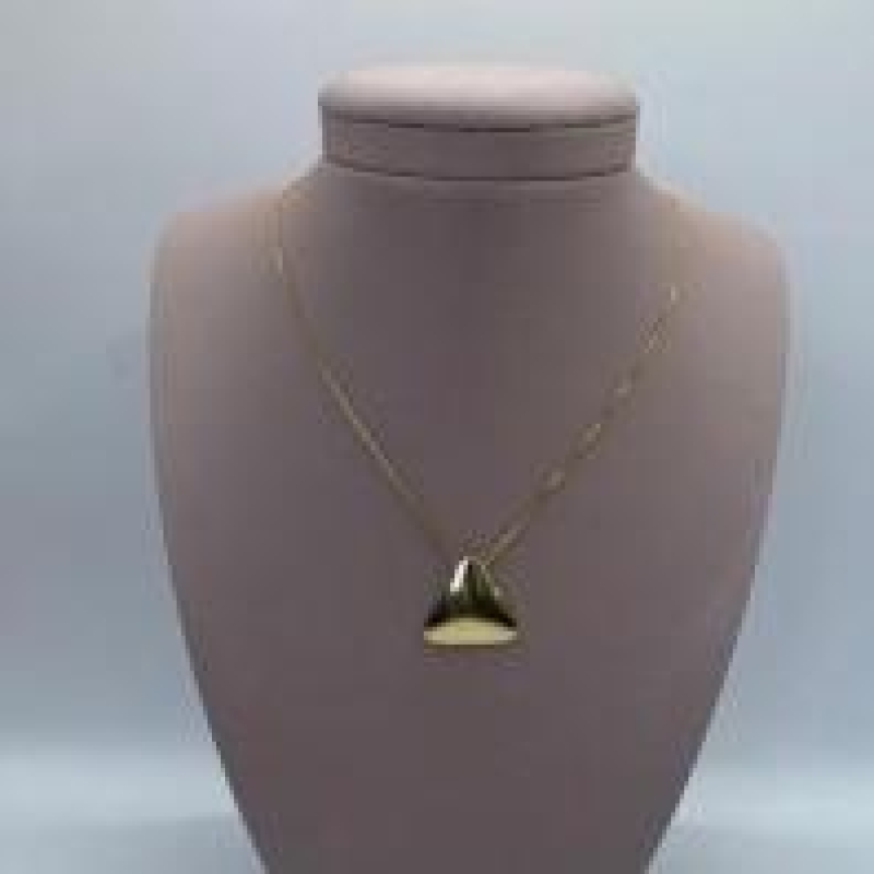 Colar Triangulo Chapeado