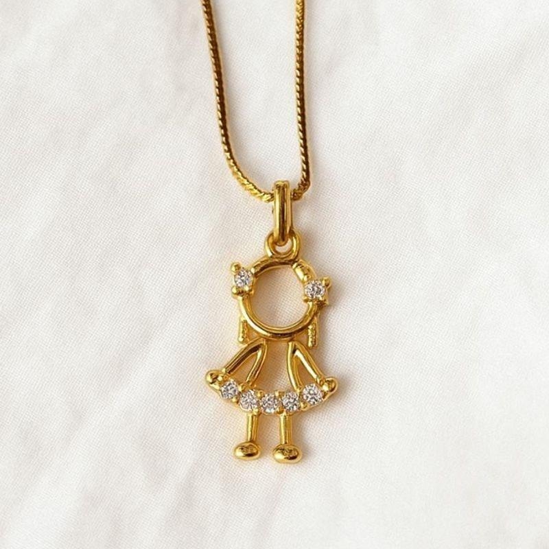 Corrente Veneziana c/ Pingente Menina c/ Laço e Vestido