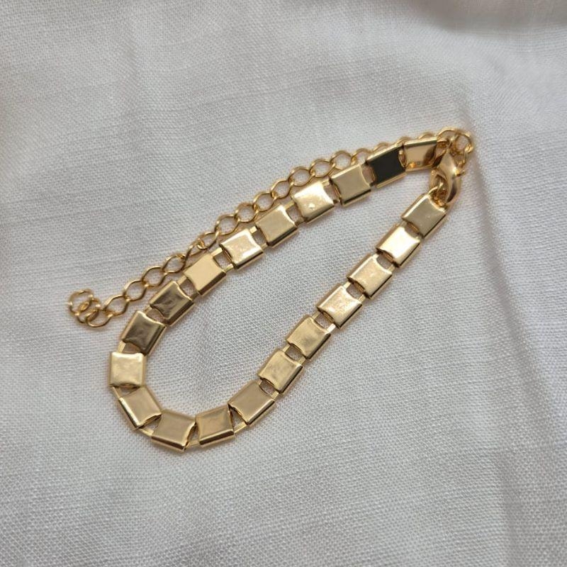 Pulseira Detalhada Quadradinhos