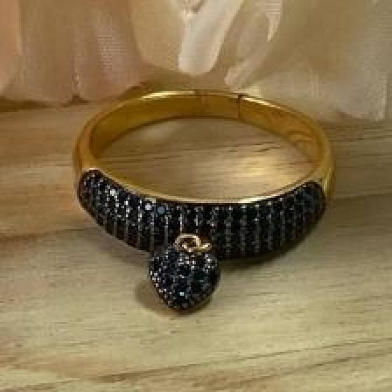 Anel Cravejado Coração Preto