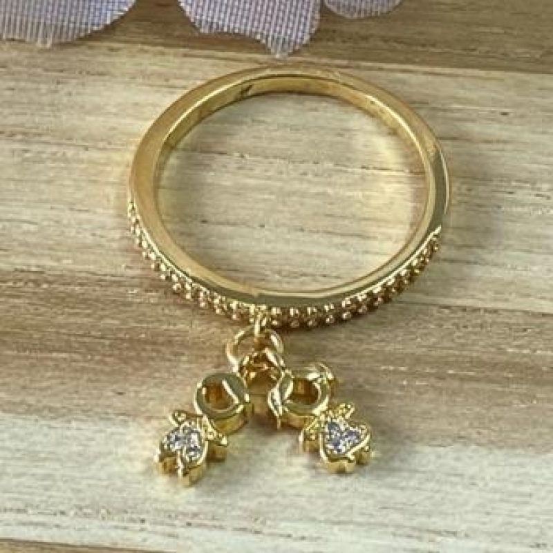 Anel Menino e Menina Pendurados