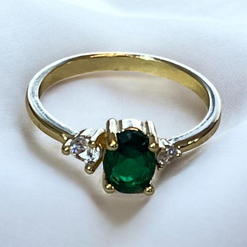 Anel Pedra Verde Brilhantes