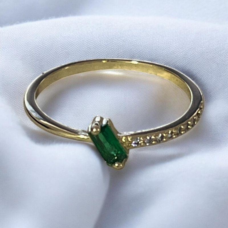 Anel Pedra Verde Diagonal