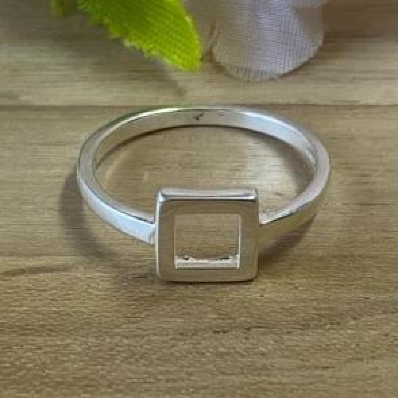 Anel Quadrado Vazado