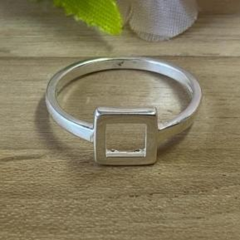 Anel Quadrado Vazado