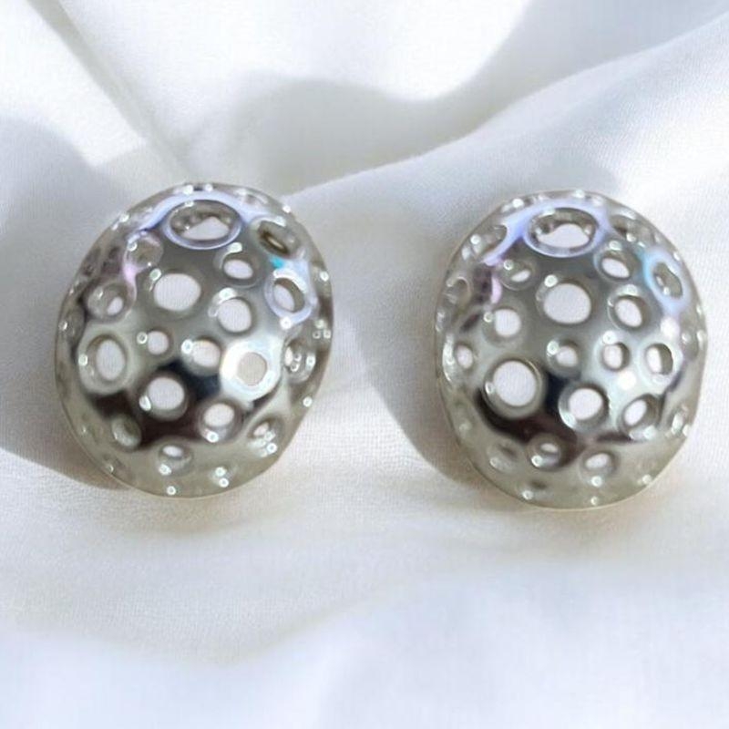 Brinco Gota Detalhada Vazada