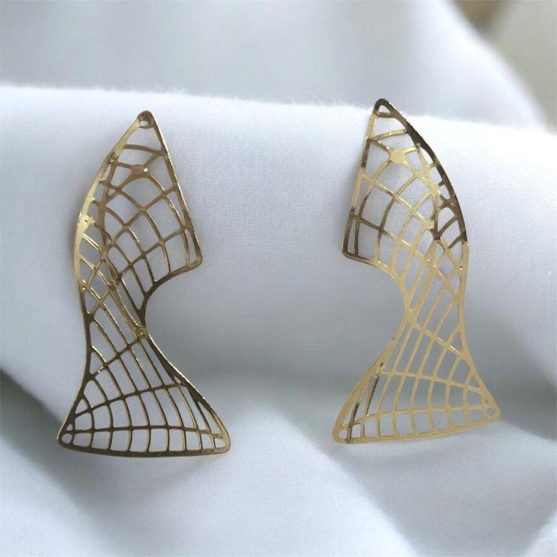 Brinco Aramado Retangular Assimétrico