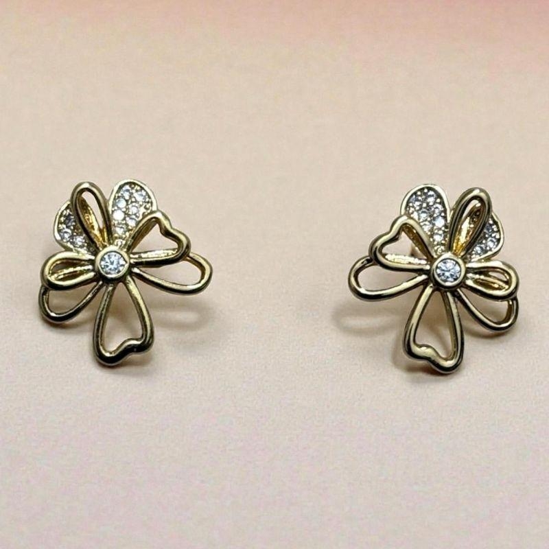 Brinco Flor c/ Brilhantes
