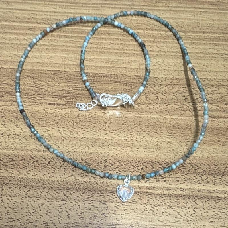 Colar Pedras Apatita Mesclada 2mm Pingente Coração