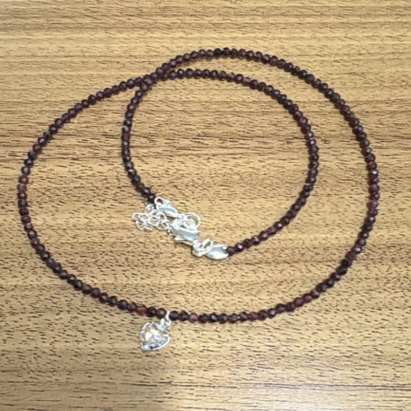 Colar Pedras Granada 2mm Pingente Coração Brilhante