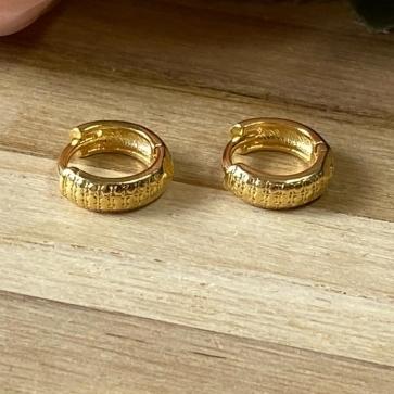 Brinco Argolinha Detalhada