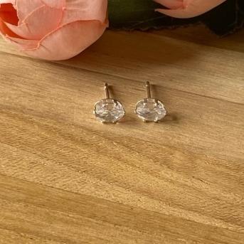 Brinco Brilhante Oval Médio