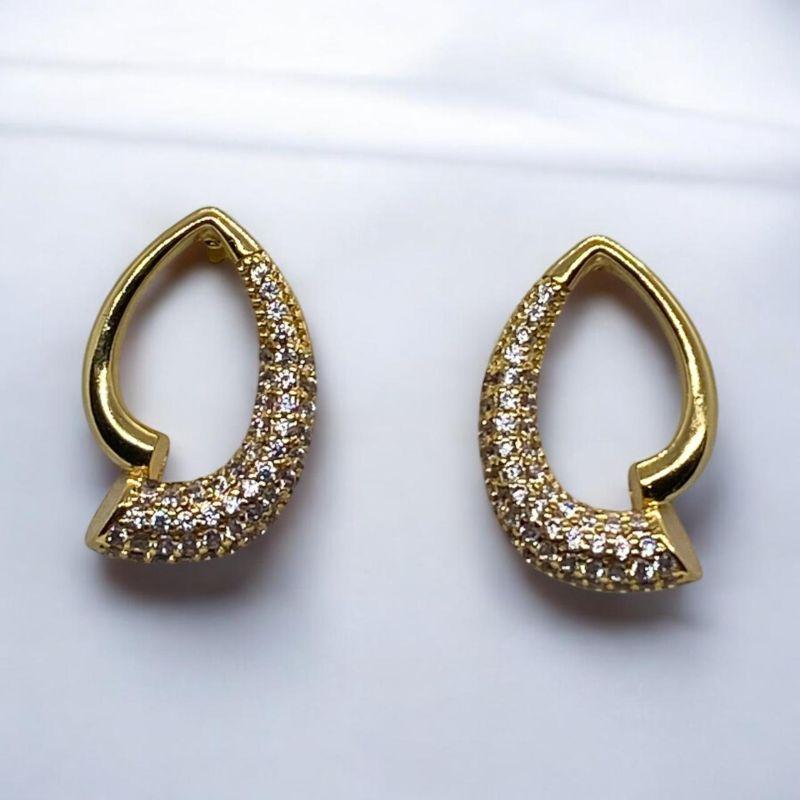 Brinco Cravejado Brilhantes