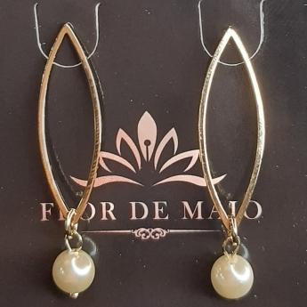Brinco Dourado com Perola
