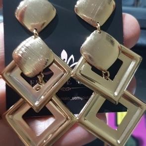 Brinco Dourado Comprido