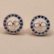 Brinco Fixo Circulo Cravejado Color e 2 Corações Centro