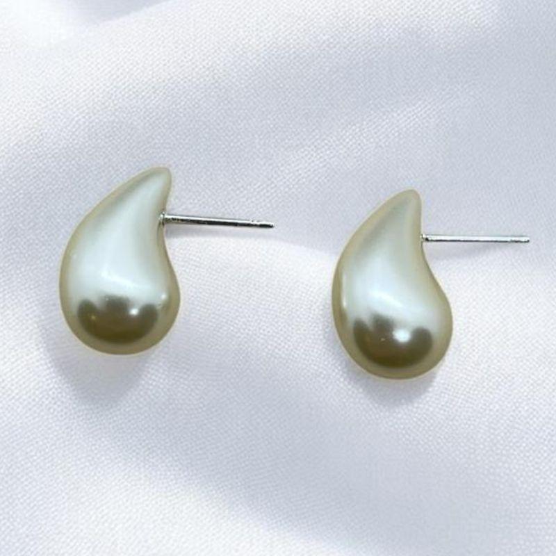 Brinco Gota Perola Bege