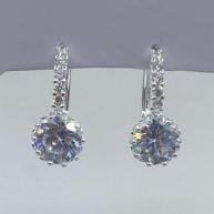 Brinco Meia Argola Trabalhada