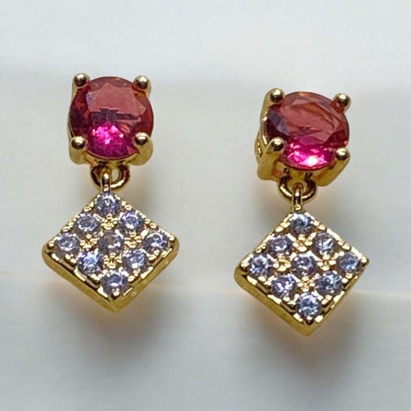 Brinco Pedra Vermelha com Brilhantes